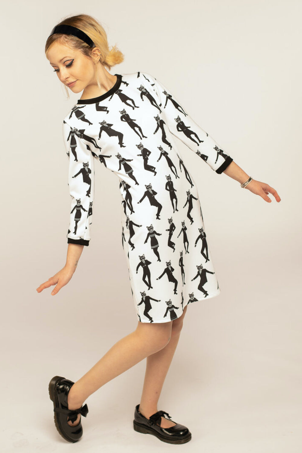 Love Her Madly Kat 3/4 Sleeve 60's Mod Shift Dress White